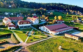 Hotelový a jezdecký areál Dvůr Krutěnice